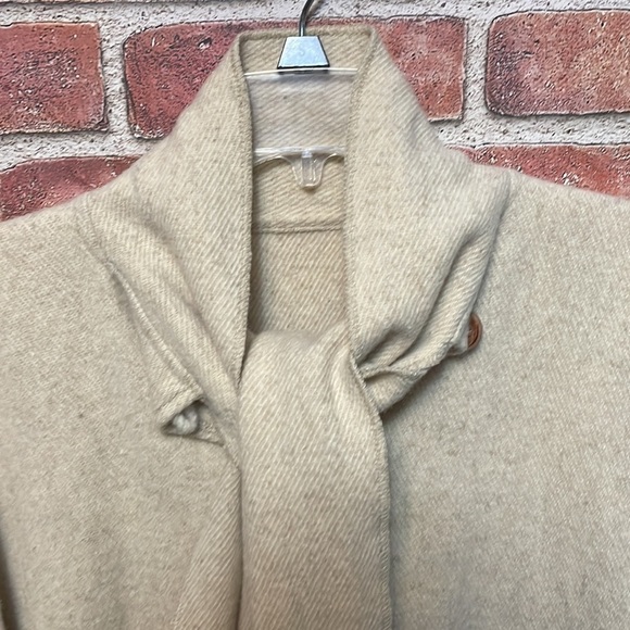 CAPE Poncho, Cream, Wool, One Size, Built in Scarf - Picture 2 of 10